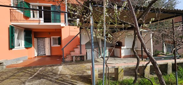 casa indipendente in vendita a Casarza Ligure in zona Verici
