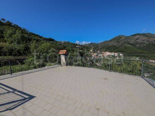 casa indipendente in vendita a Casarza Ligure