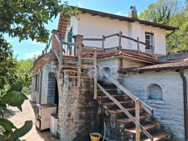 casa indipendente in vendita a Casarza Ligure in zona Verici