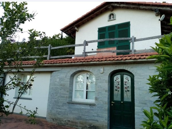 casa indipendente in vendita a Casarza Ligure