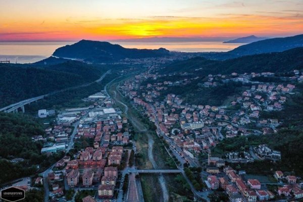 casa indipendente in vendita a Casarza Ligure in zona Verici