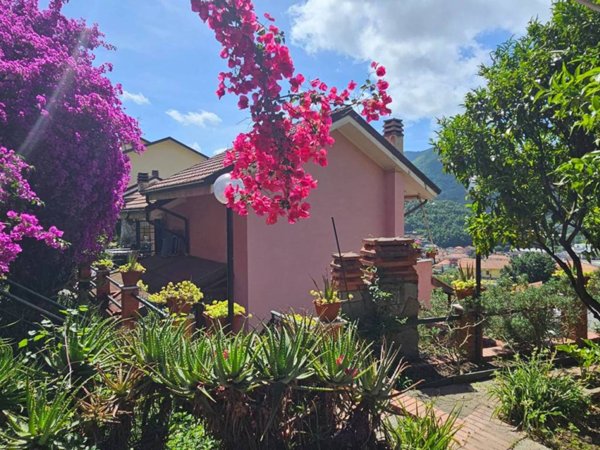 casa indipendente in vendita a Casarza Ligure