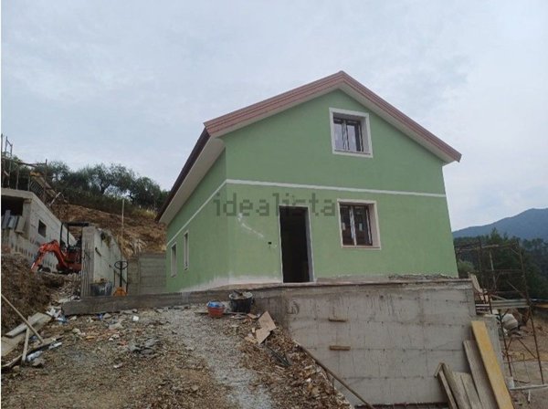 casa indipendente in vendita a Casarza Ligure