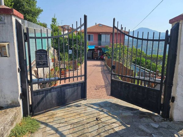 casa indipendente in vendita a Casarza Ligure in zona Verici