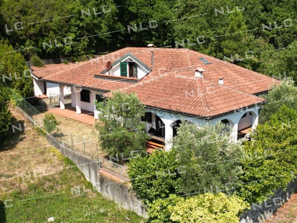 casa indipendente in vendita a Casarza Ligure in zona Verici