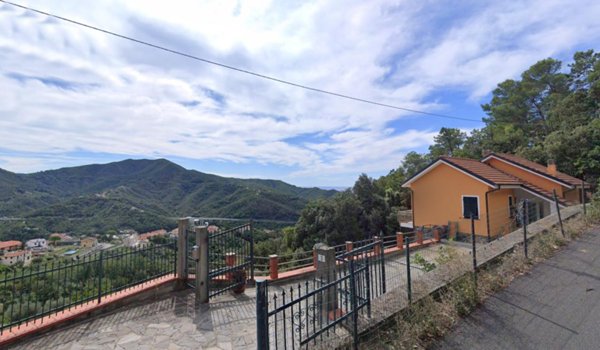 casa indipendente in vendita a Casarza Ligure in zona Verici