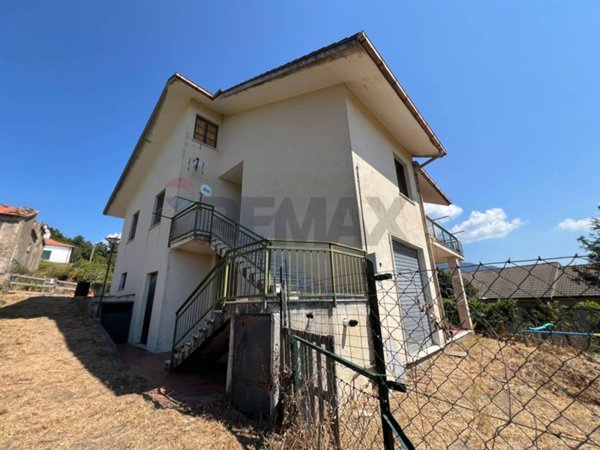 casa indipendente in vendita a Casarza Ligure in zona Verici