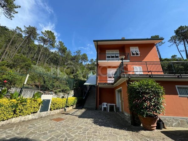 casa indipendente in vendita a Casarza Ligure in zona Verici