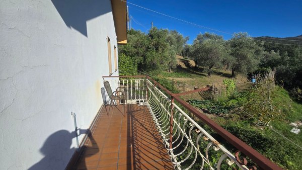 casa indipendente in vendita a Casarza Ligure in zona Verici