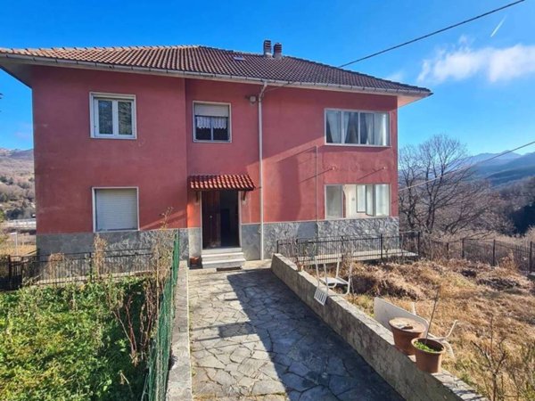 appartamento in vendita a Casella in zona Salvega
