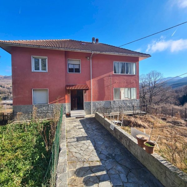appartamento in vendita a Casella in zona Salvega