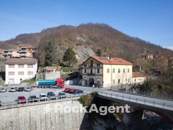 appartamento in vendita a Casella in zona Avosso