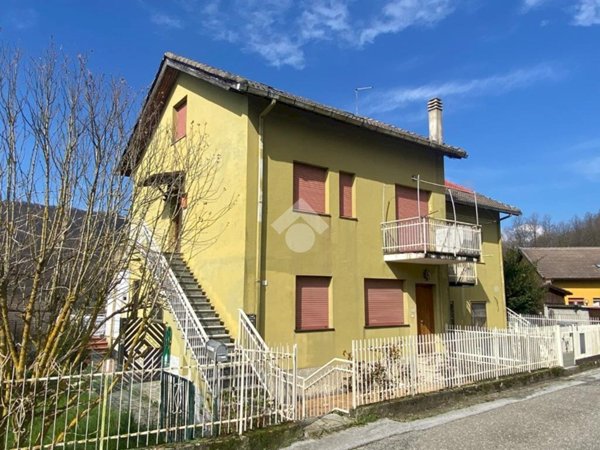 appartamento in vendita a Casella in zona Stabbio