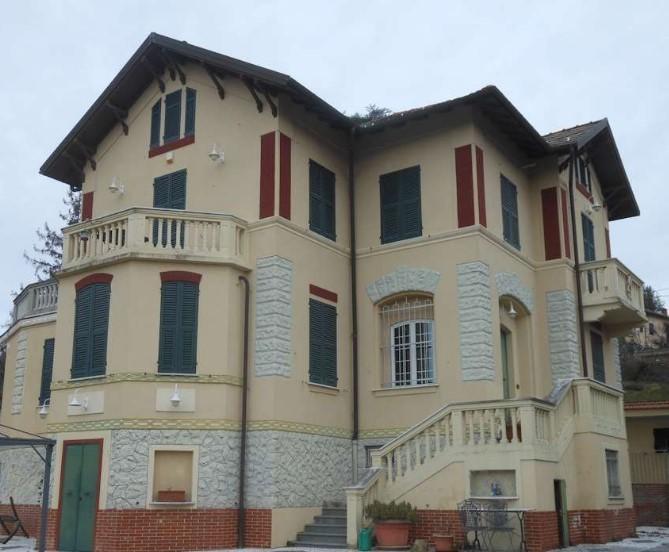 casa indipendente in vendita a Casella