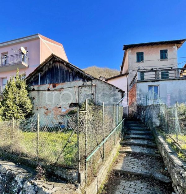 casa indipendente in vendita a Casella in zona Avosso
