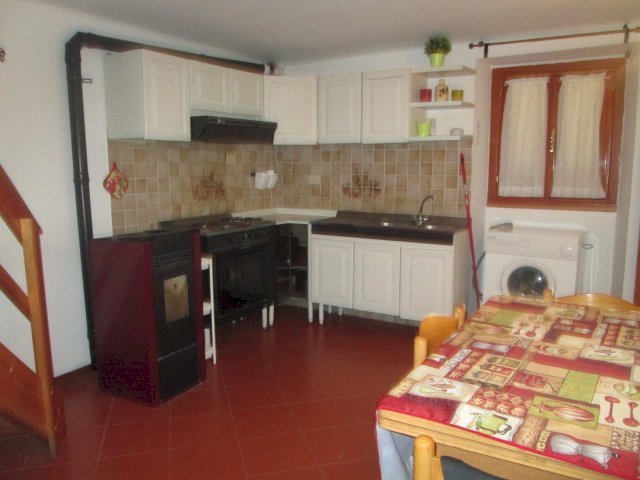 casa indipendente in vendita a Casella in zona Avosso