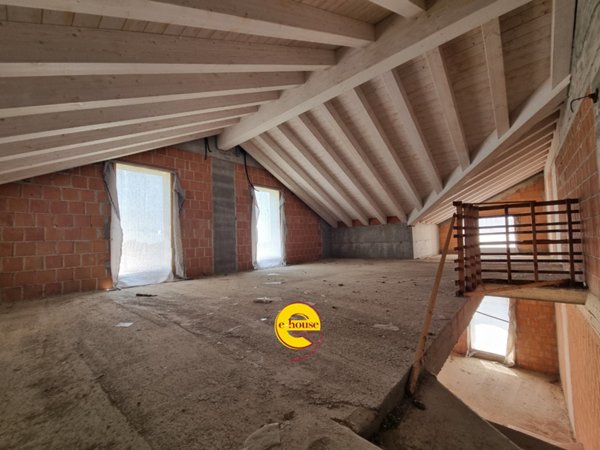 casa indipendente in vendita a Casella