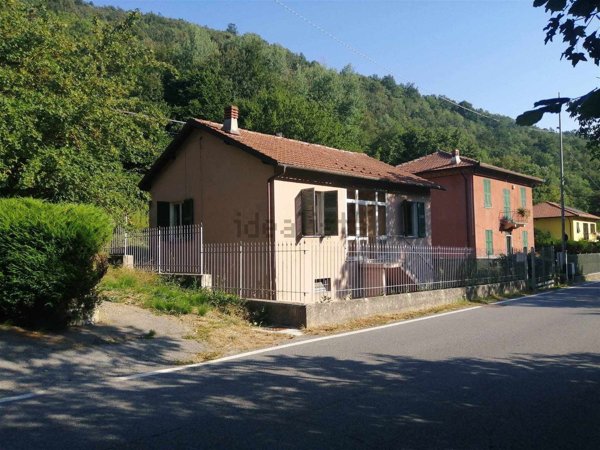 casa indipendente in vendita a Casella