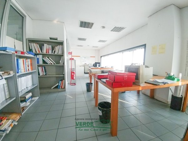ufficio in vendita a Casella