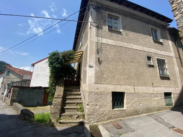 casa semindipendente in vendita a Casella in zona Avosso