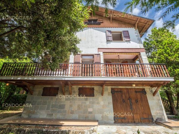 casa indipendente in vendita a Casella