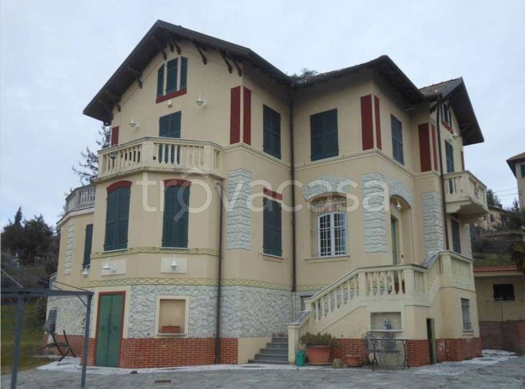 casa indipendente in vendita a Casella