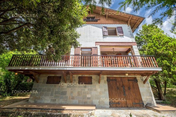 casa indipendente in vendita a Casella