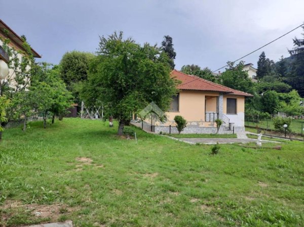 casa indipendente in vendita a Casella in zona Salvega