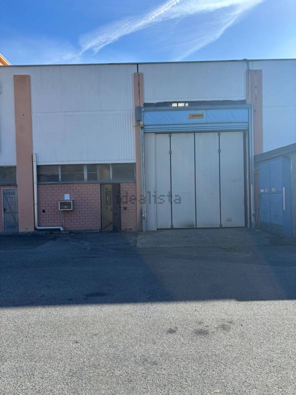 capannone in vendita a Casella