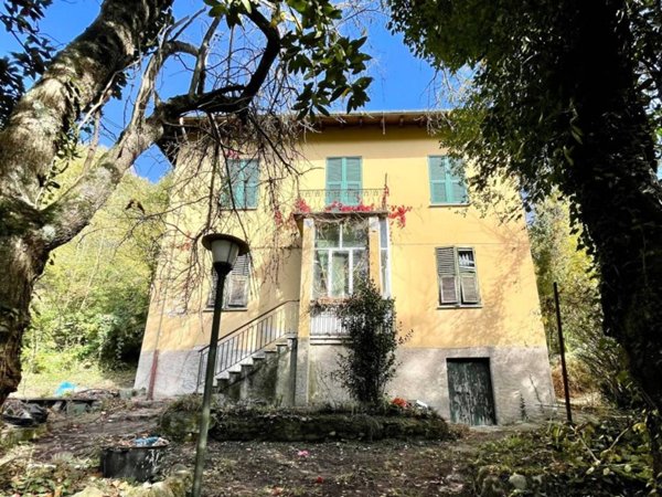casa indipendente in vendita a Casella in zona Stabbio