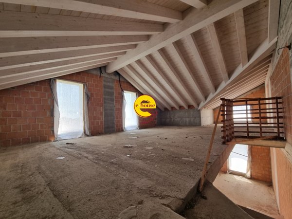 casa indipendente in vendita a Casella