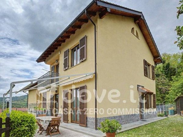 casa indipendente in vendita a Casella in zona Stabbio