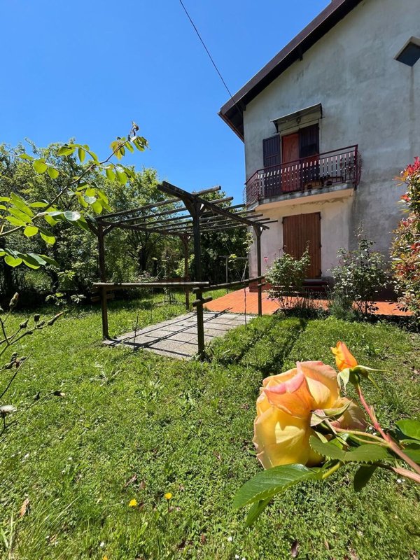 appartamento in vendita a Casella in zona Carpeneta