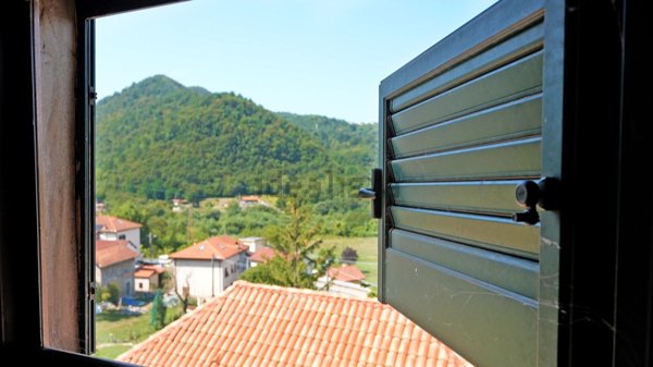 casa indipendente in vendita a Casella in zona Avosso