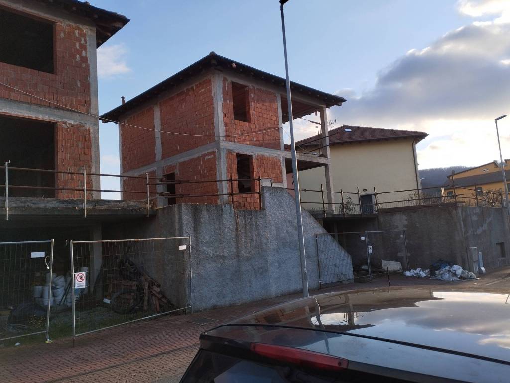 casa indipendente in vendita a Casella in zona Salvega