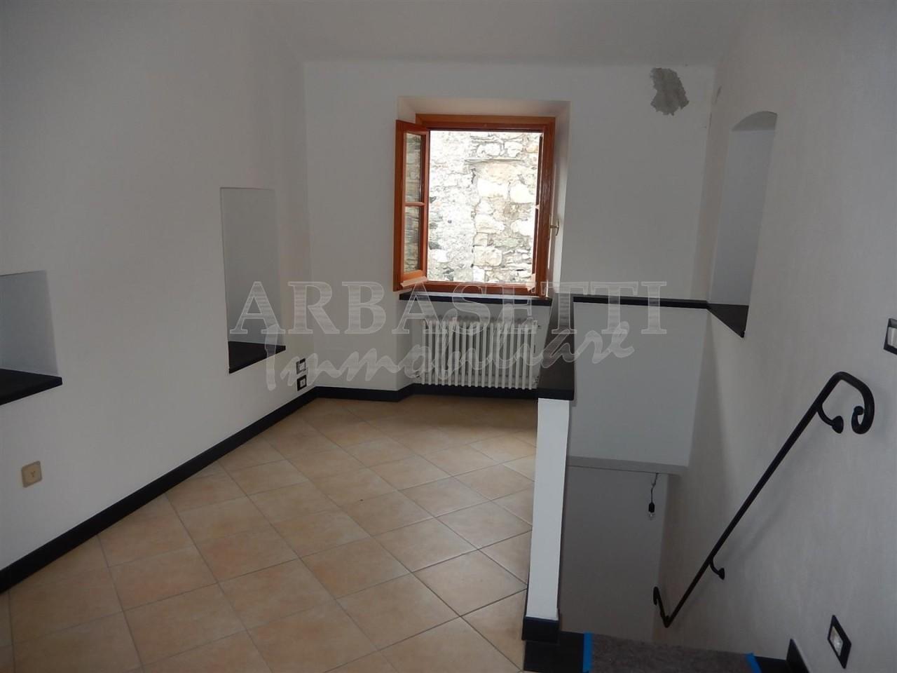 appartamento in vendita a Castiglione Chiavarese in zona Velva