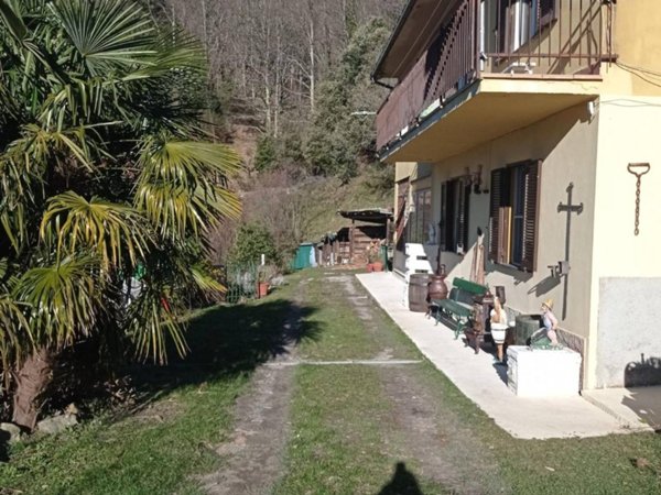casa indipendente in vendita a Castiglione Chiavarese
