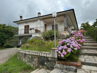 casa indipendente in vendita a Castiglione Chiavarese in zona Masso