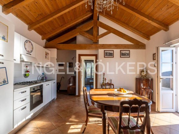 appartamento in vendita a Castiglione Chiavarese in zona Velva