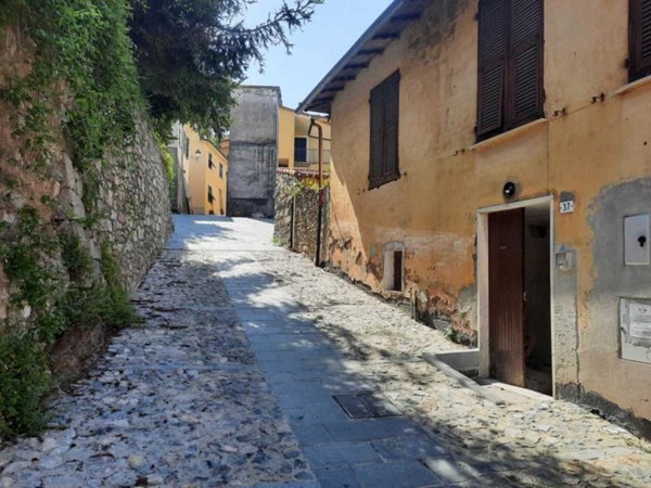 appartamento in vendita a Castiglione Chiavarese