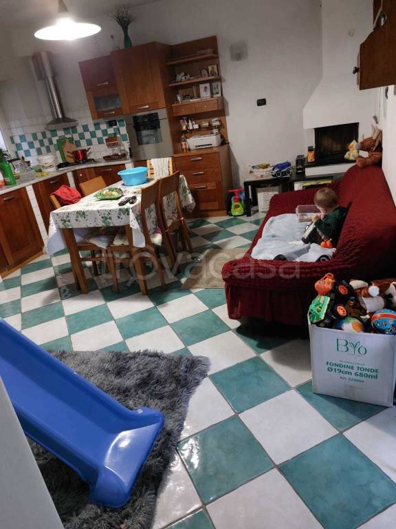 appartamento in vendita a Castiglione Chiavarese