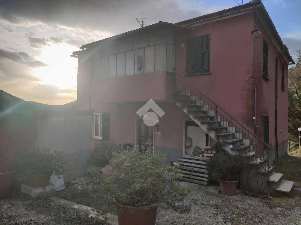 appartamento in vendita a Castiglione Chiavarese