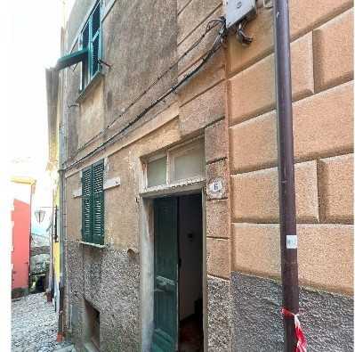 casa indipendente in vendita a Castiglione Chiavarese