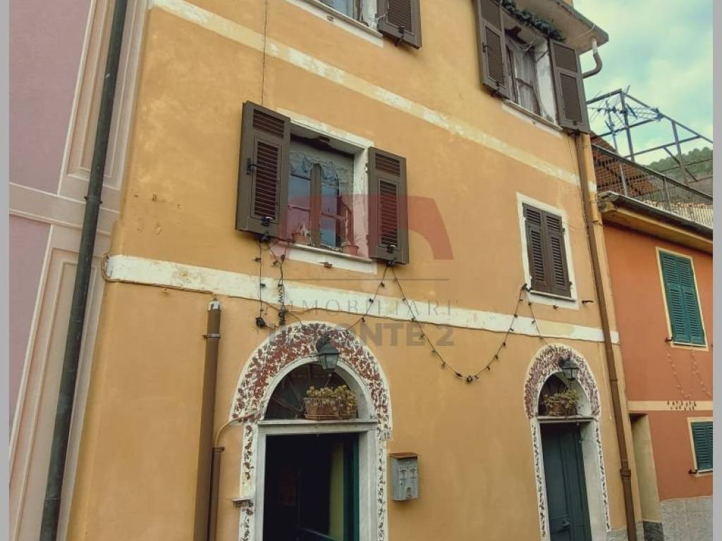 casa indipendente in vendita a Castiglione Chiavarese in zona Campegli