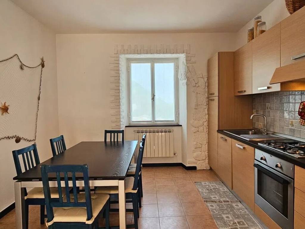 appartamento in vendita a Castiglione Chiavarese