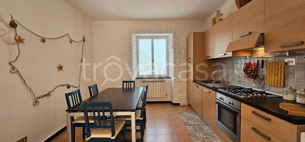 appartamento in vendita a Castiglione Chiavarese