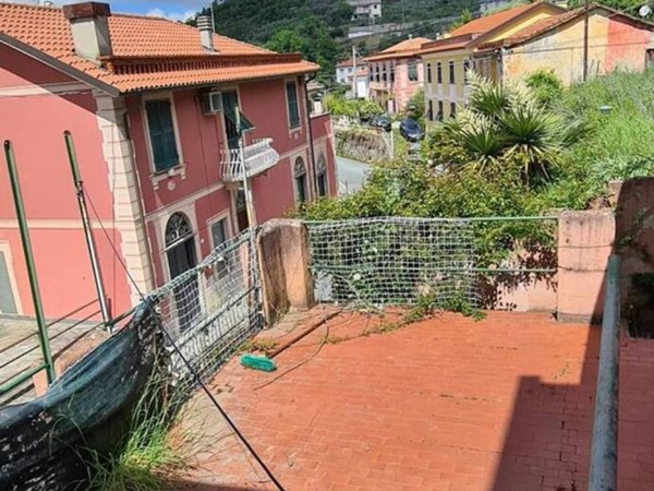 appartamento in vendita a Castiglione Chiavarese