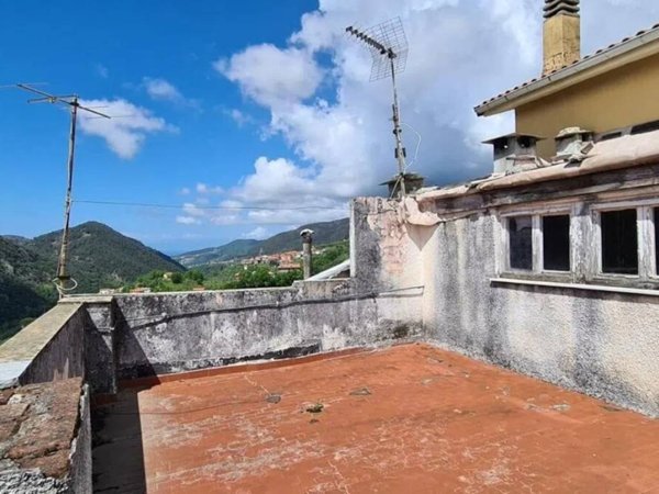 appartamento in vendita a Castiglione Chiavarese