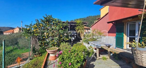 appartamento in vendita a Castiglione Chiavarese in zona Masso