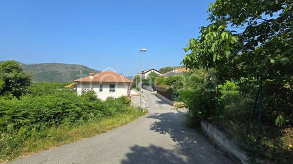 casa indipendente in vendita a Castiglione Chiavarese